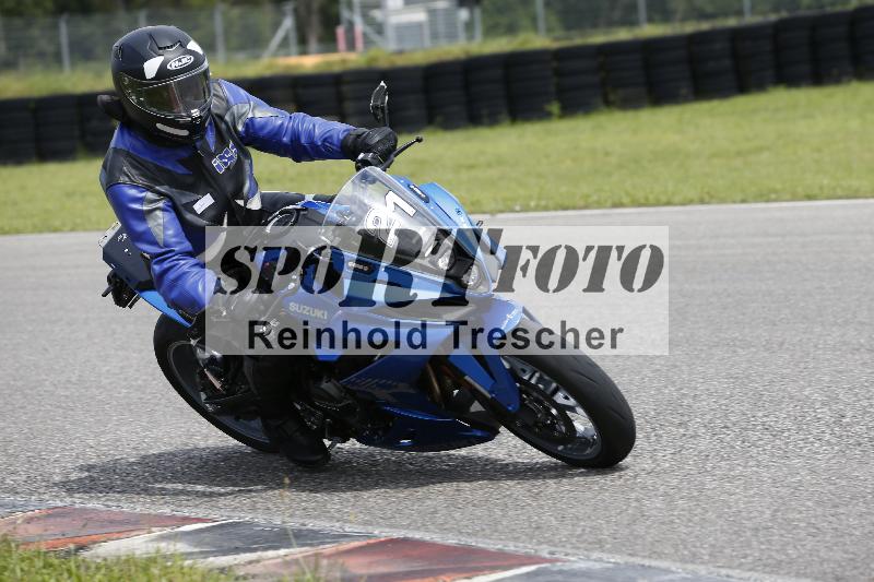 /Archiv-2024/29 12.06.2024 MOTO.CH Track Day ADR/Gruppe blau/21